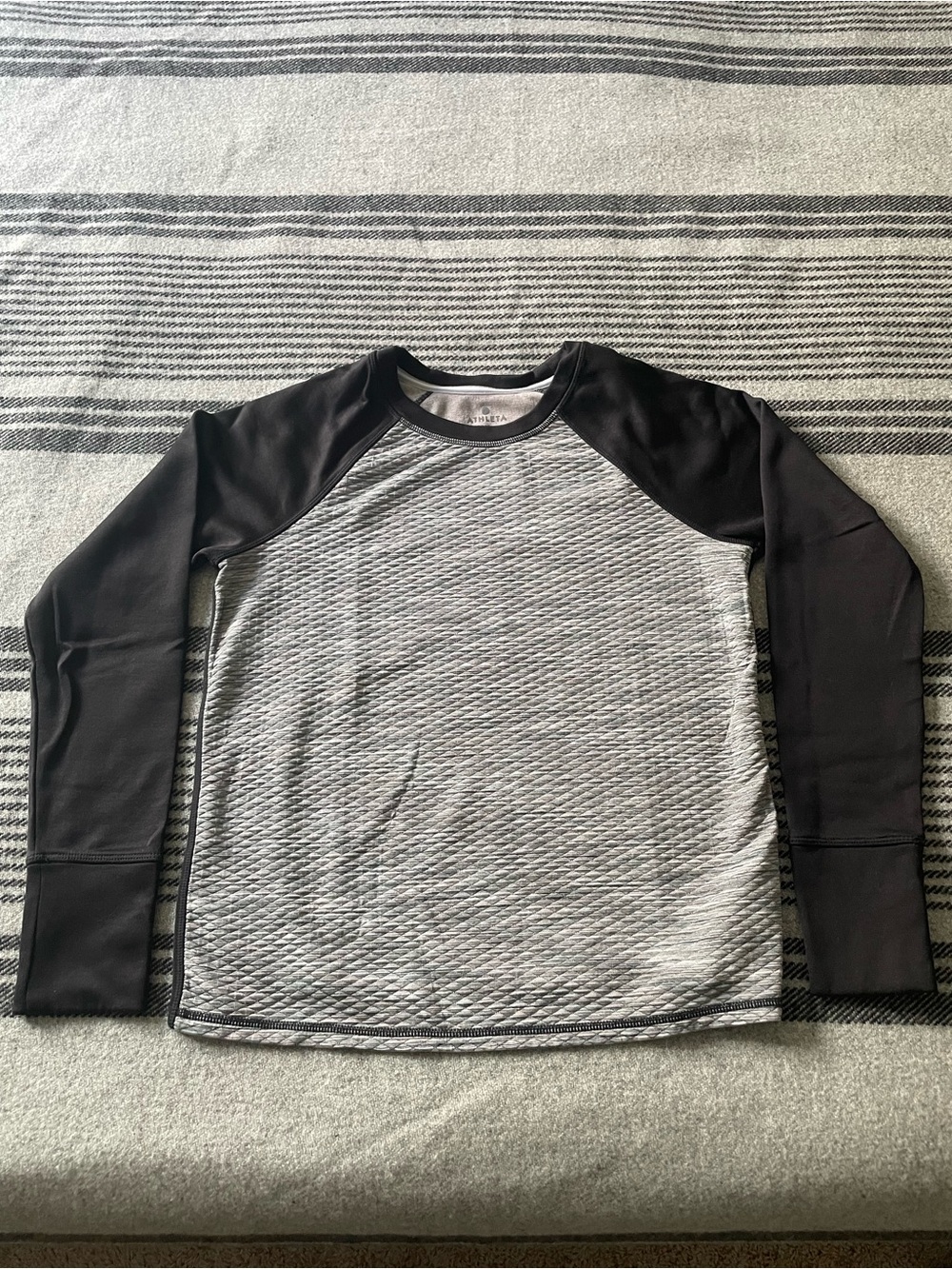 Women’s Athleta XS Long Sleeve Raglan Crew in Grey and Black